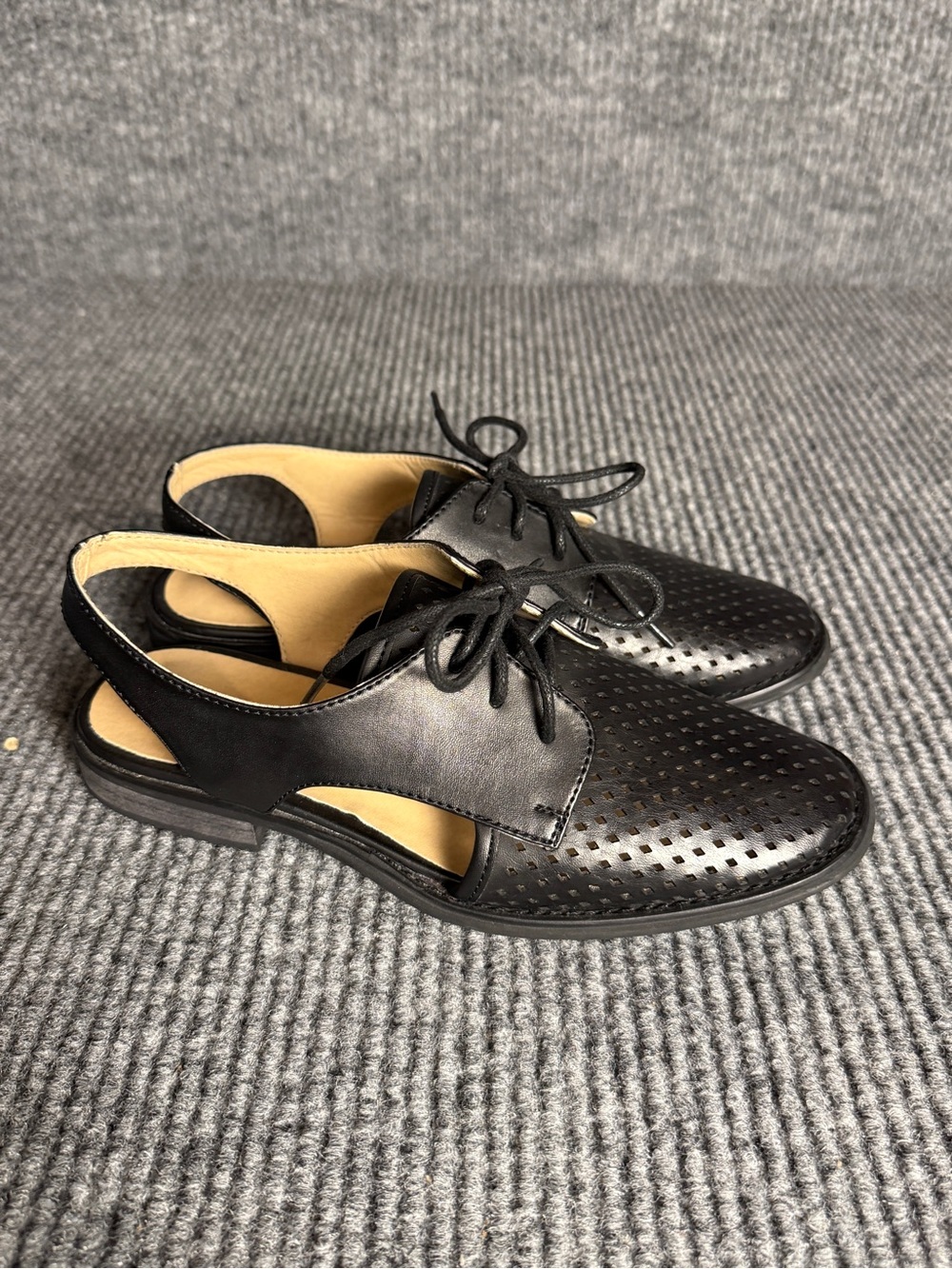 Wanted Koi Black Faux Leather Lace-Up Cutout Perforated Slingback Oxfords Size 8
